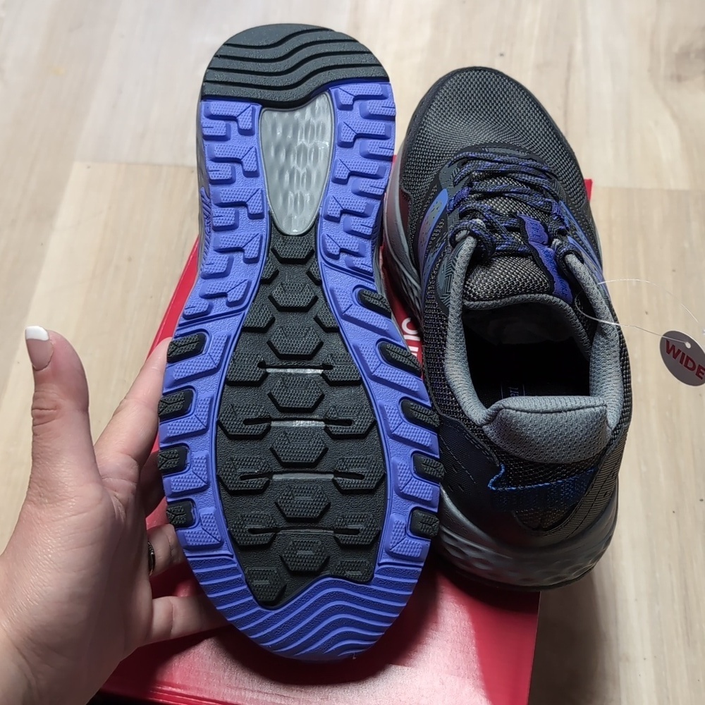 New Balance Women's 410 V8 Trail Running Shoes - Picture 4 of 6